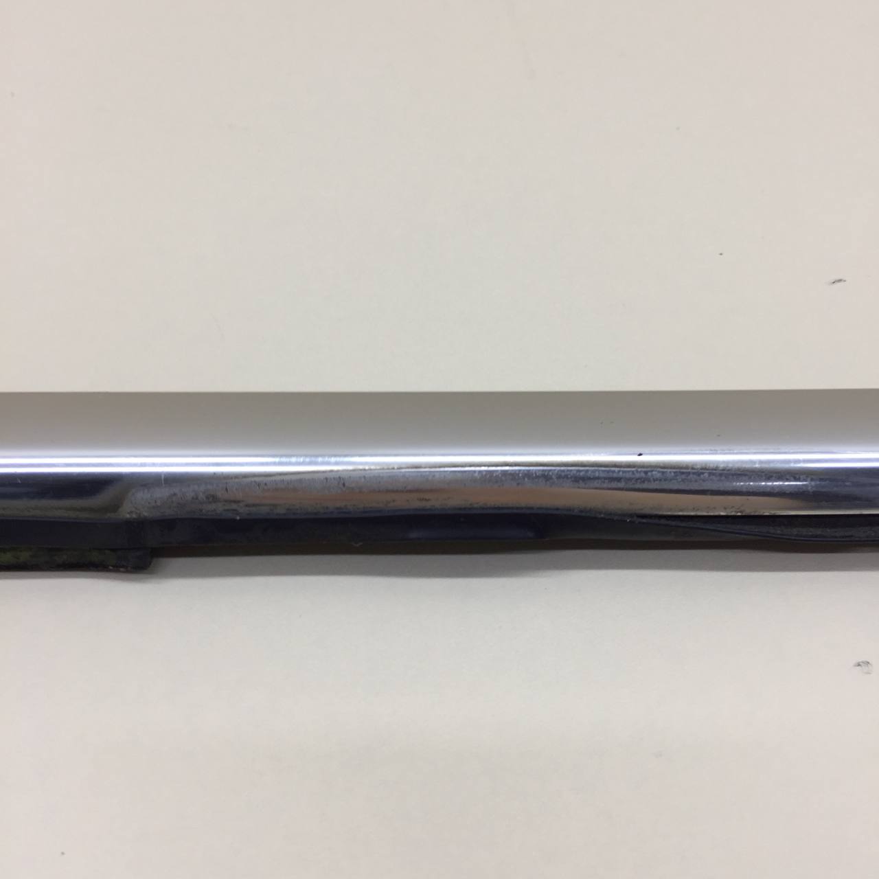 Накладка стекла переднего левого Opel Astra J 2010-2017