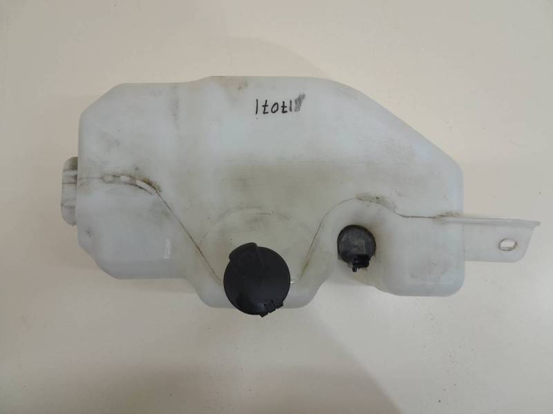 Бачок омывателя Lada Vesta 2015>