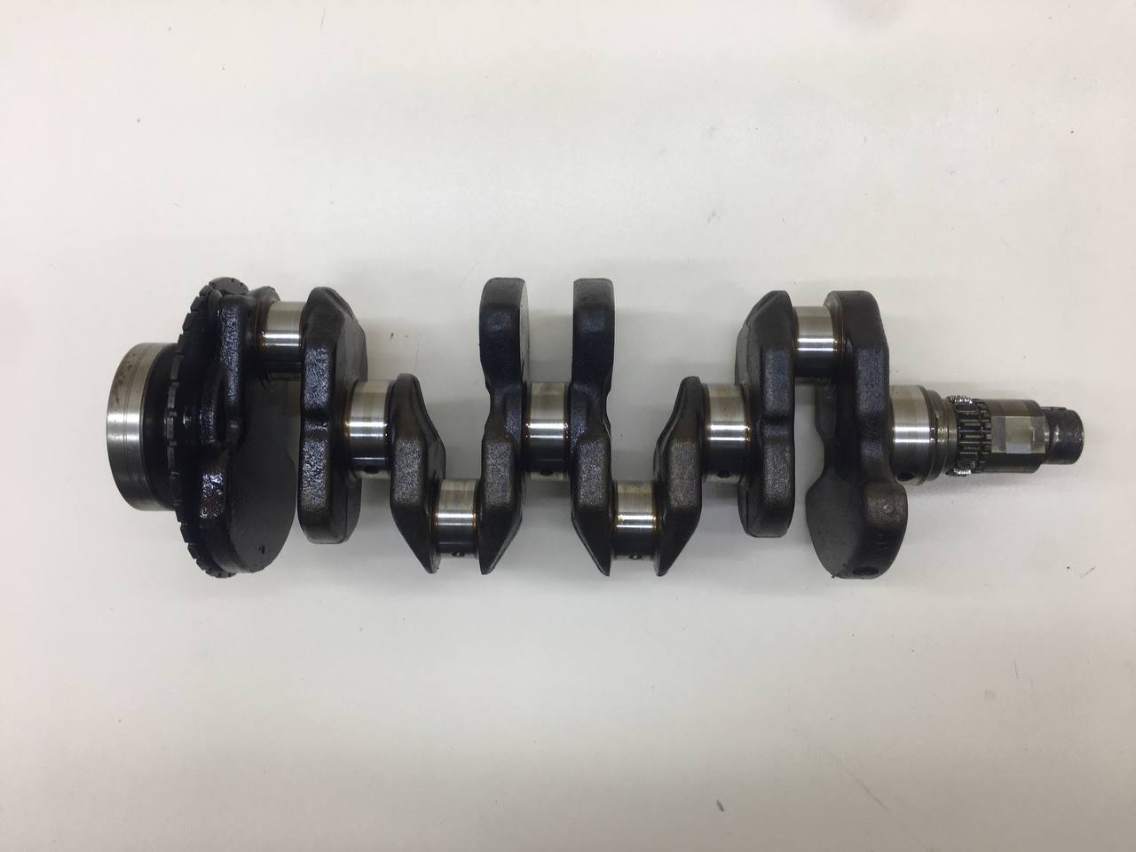 Коленвал Nissan Almera (N16) 2000-2006 Коленвал Nissan Almera (N16) 2000-2006