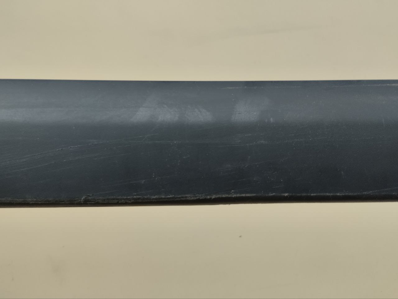 Молдинг передней правой двери Lada Largus 2012>