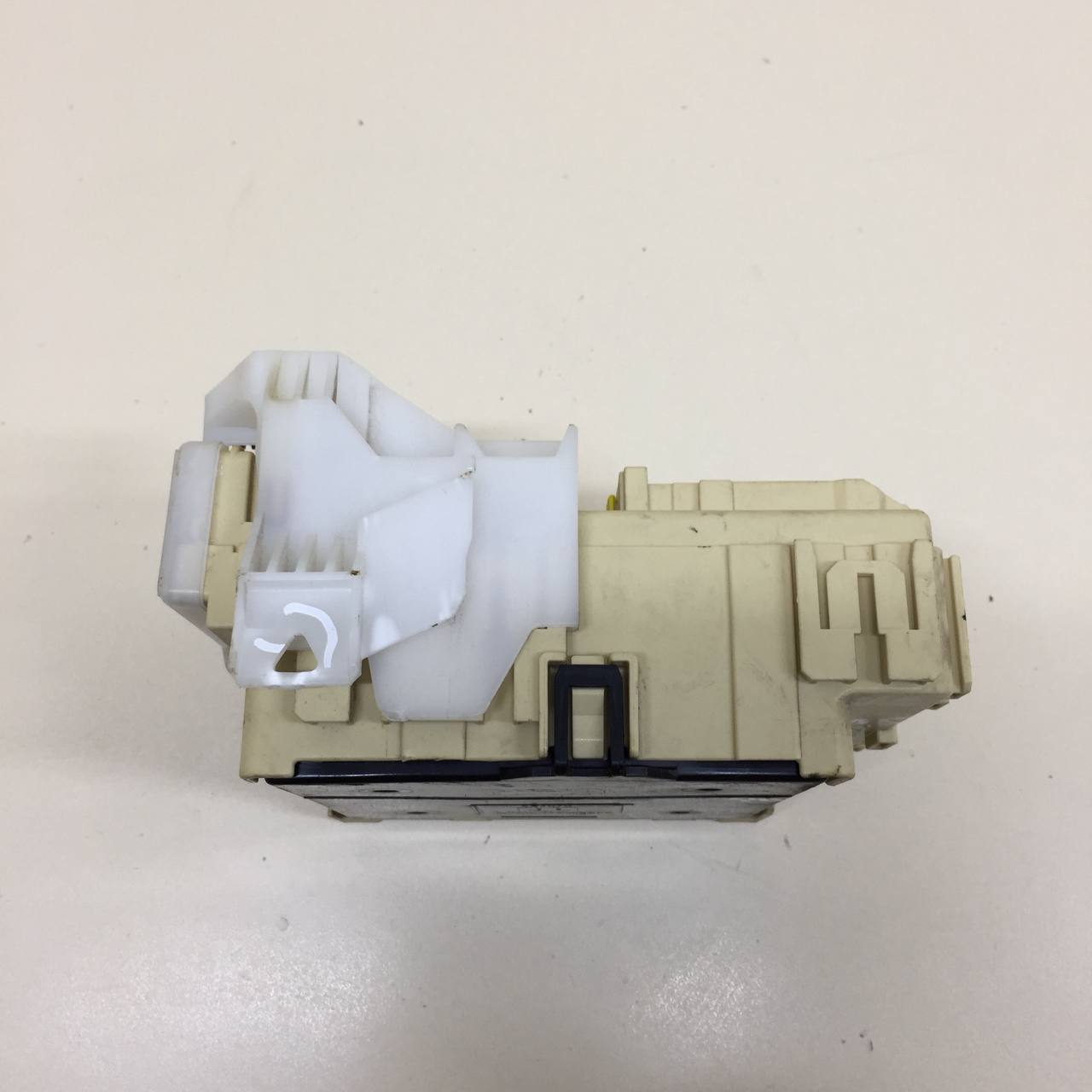 Блок предохранителей Toyota Corolla E180 2013-2019