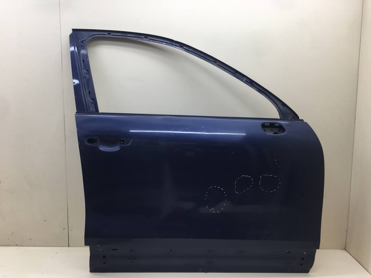 Дверь передняя правая Volkswagen Touareg (7P) 2010> Дверь передняя правая Volkswagen Touareg (7P) 2010>