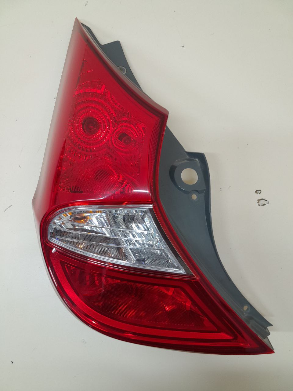 Фонарь задний левый Hyundai Solaris (RB) 2010-2017