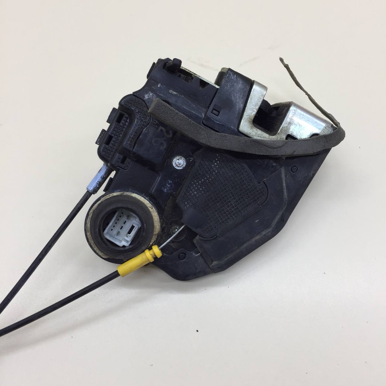 Замок двери задней левой Toyota Auris (E150) 2006-2012