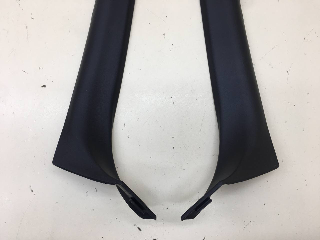 Обшивка стойки Lada  Niva Travel 2020>