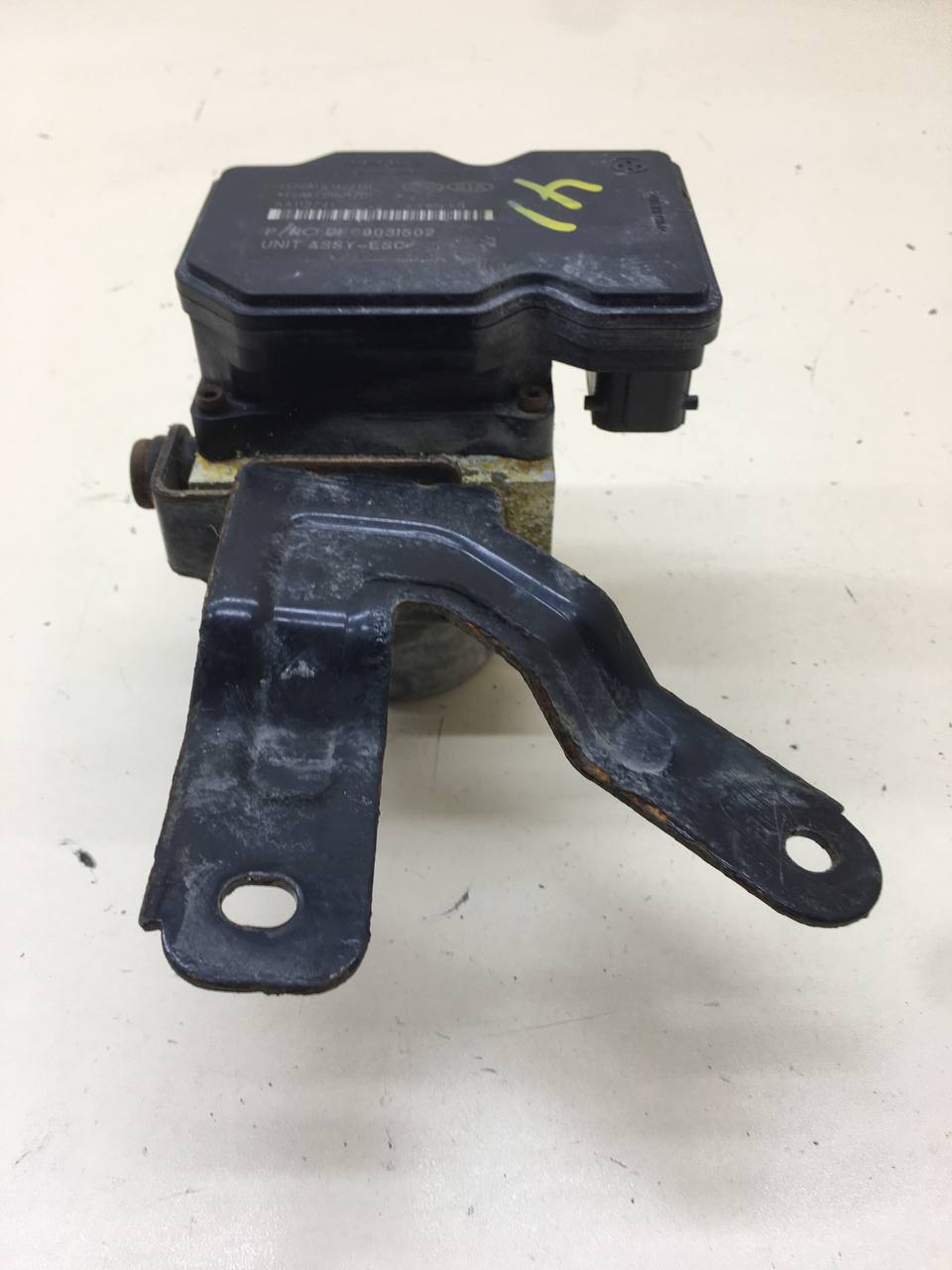 Блок ABS (насос) Hyundai i40 (VF) 2011>