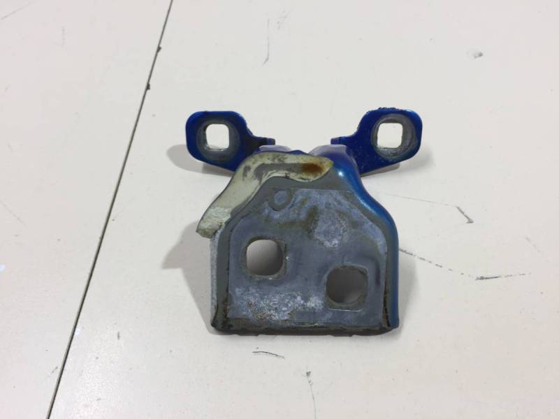 Петля двери задней левой верхняя Renault Sandero 2014>