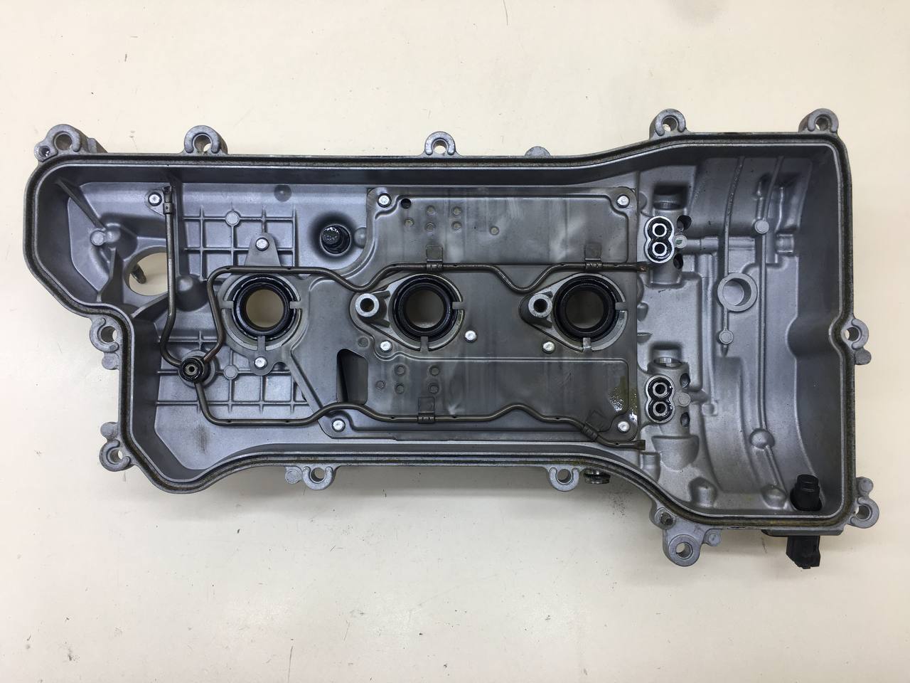 Крышка головки блока (клапанная) Toyota Camry (V50) 2011-2017 Крышка головки блока (клапанная) Toyota Camry (V50) 2011-2017