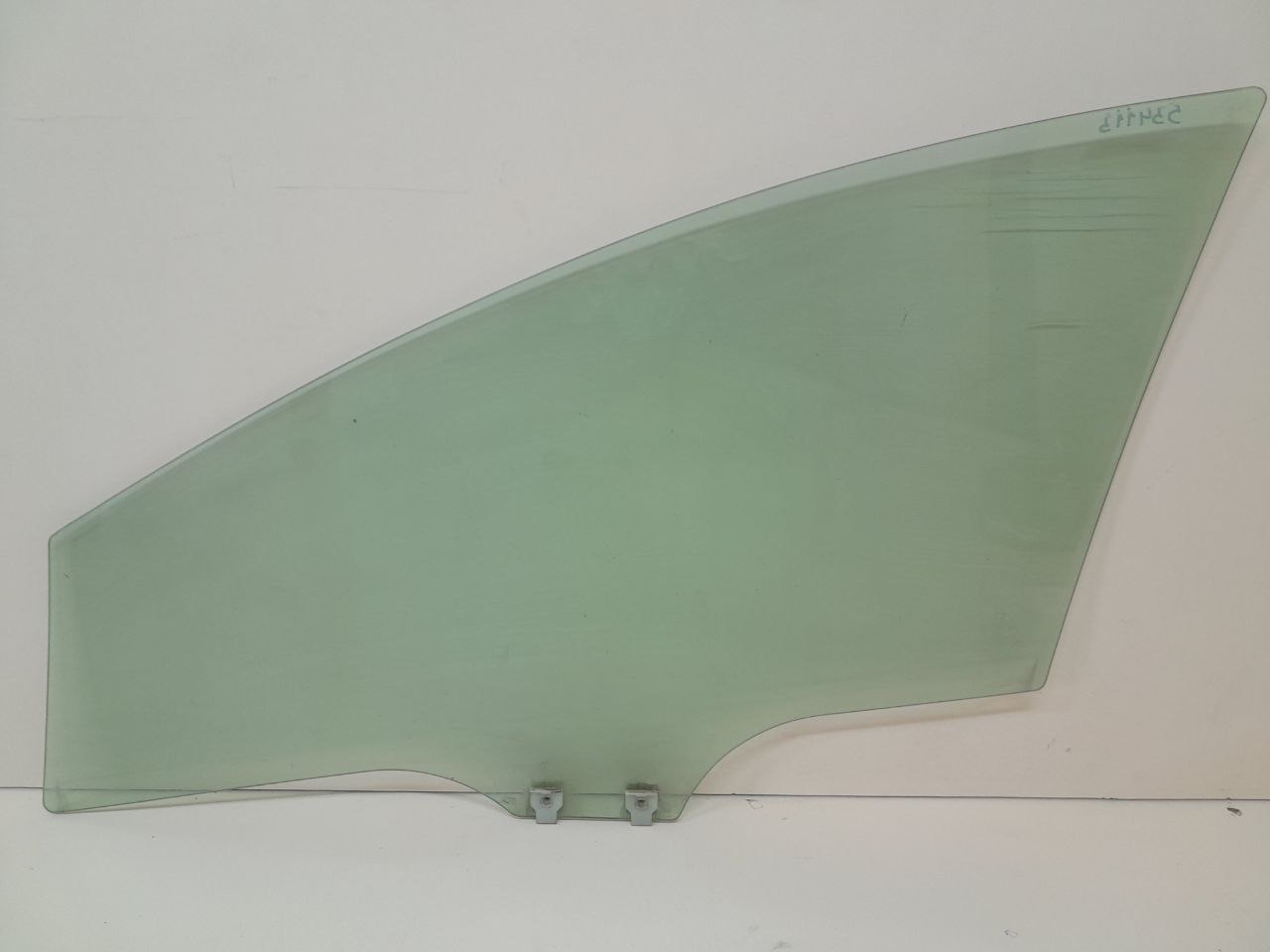 Стекло двери передней правой Mazda CX-7 (ER) 2006-2012