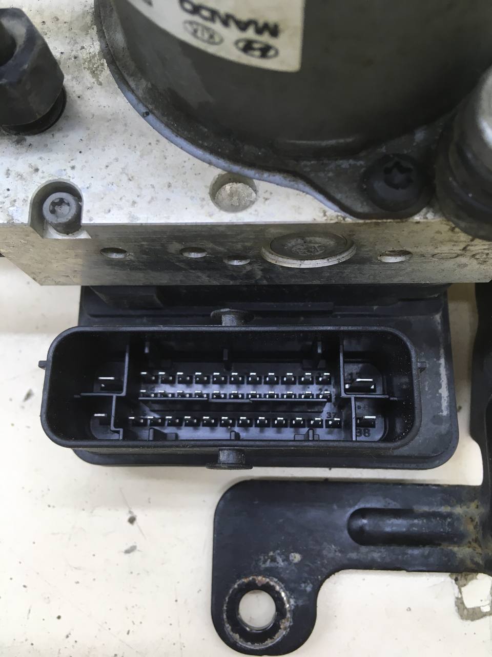 Блок ABS (насос) Hyundai Tucson (TL) 2015-2021 Блок ABS (насос) Hyundai Tucson (TL) 2015-2021