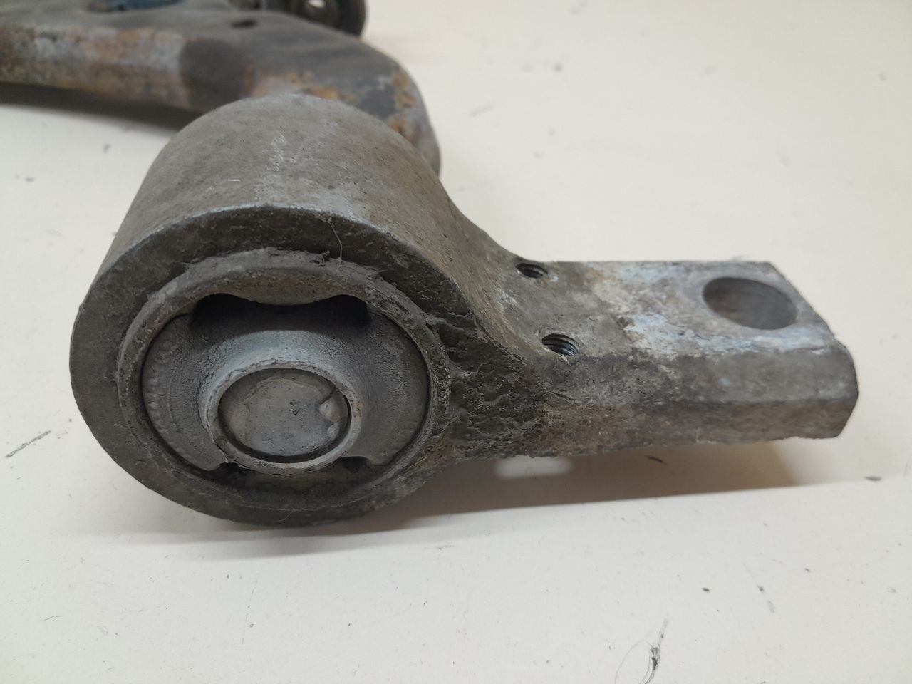 Рычаг передний левый Ford Fusion (JU) 2002-2012