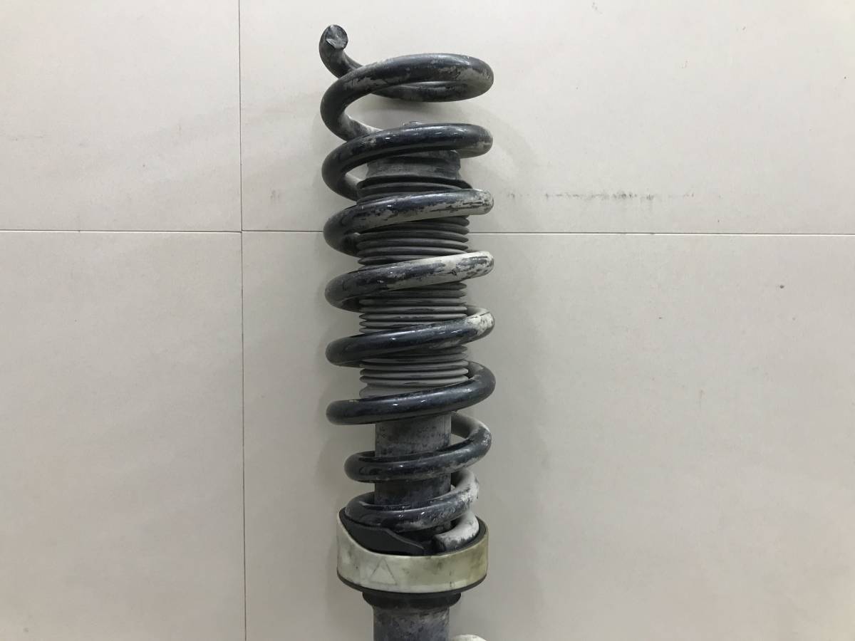 Амортизатор передний правый Porsche Cayenne 2003-2010