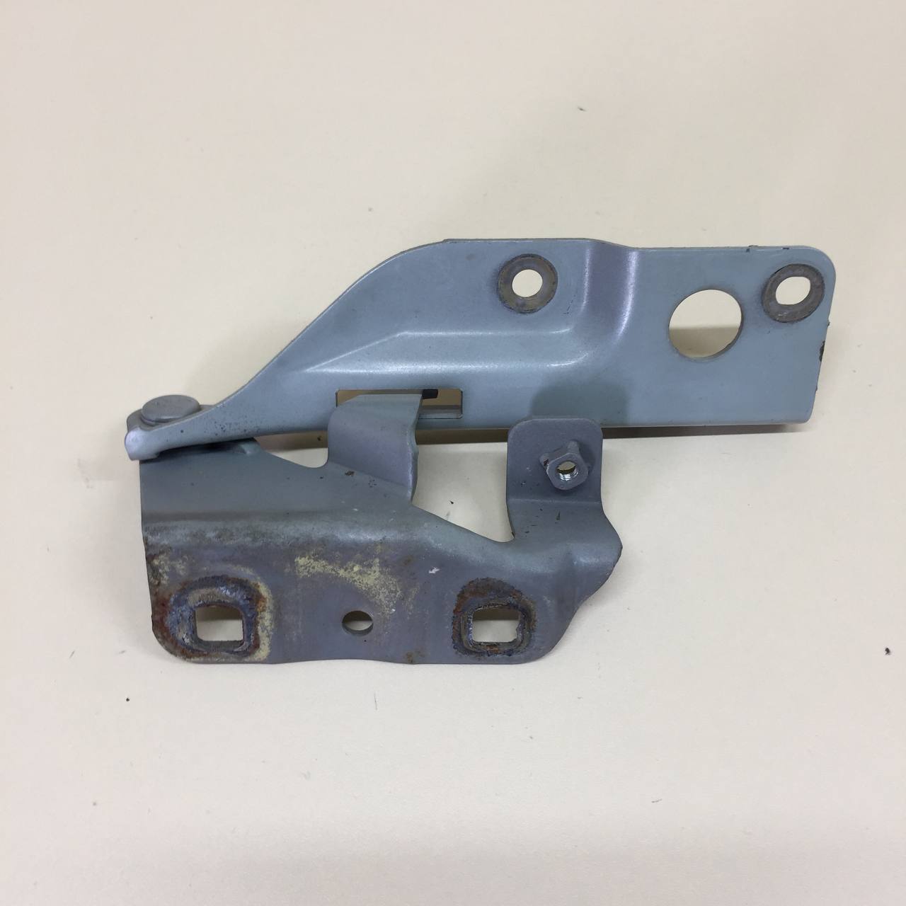 Петля капота левая Nissan Almera Classic (B10) 2006-2013