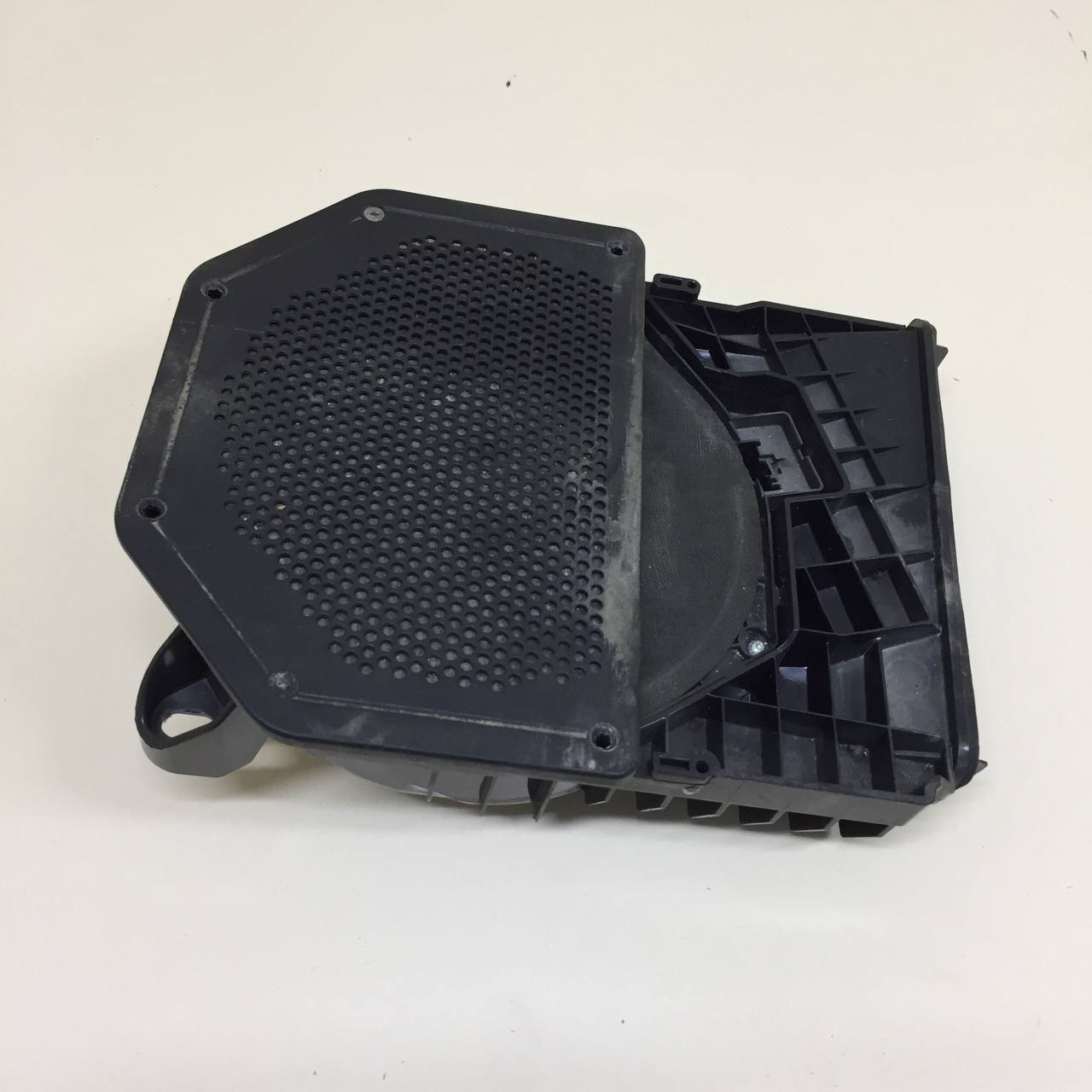 Сабвуфер BMW 3-series E90/E91 2005-2011