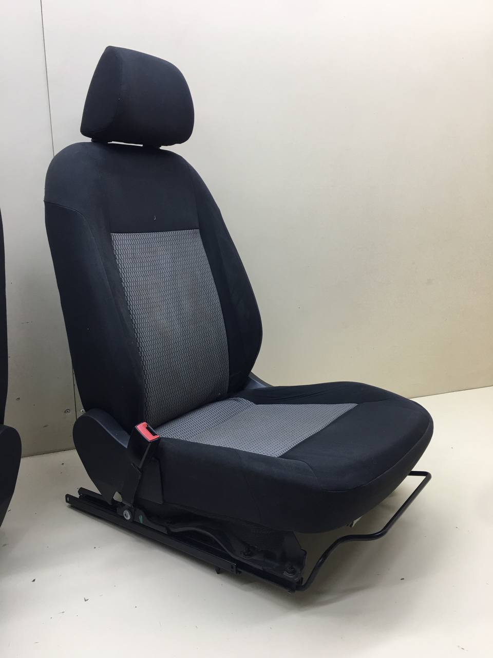 Сиденье (комплект) Volkswagen Polo (MK5) 2011-2020 Сиденье (комплект) Volkswagen Polo (MK5) 2011-2020
