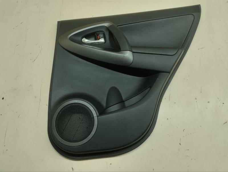 Обшивка двери задней правой Toyota Rav 4 (A30) 2006-2013