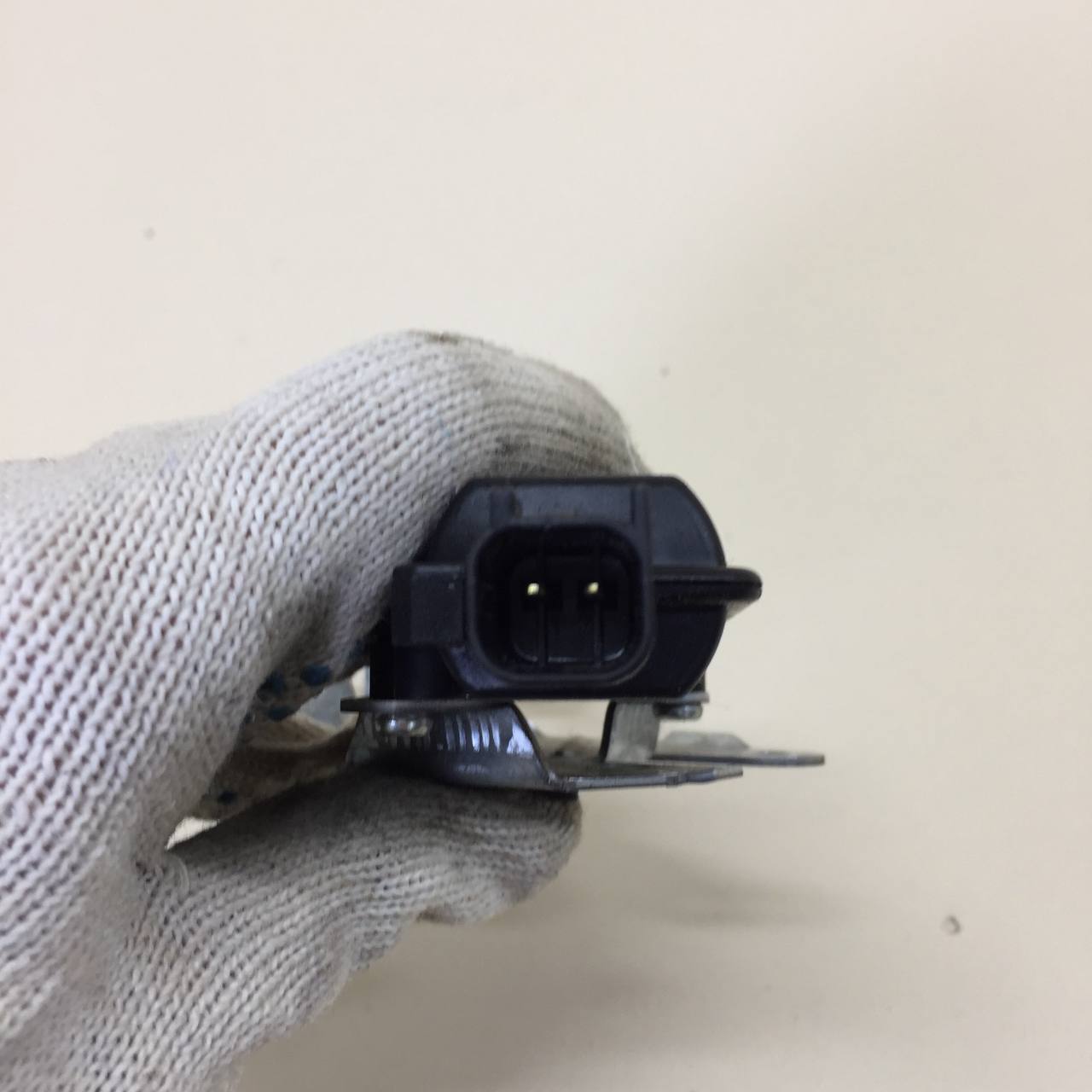 Активатор замка багажника Ford Fusion (JU) 2002-2012 Активатор замка багажника Ford Fusion (JU) 2002-2012