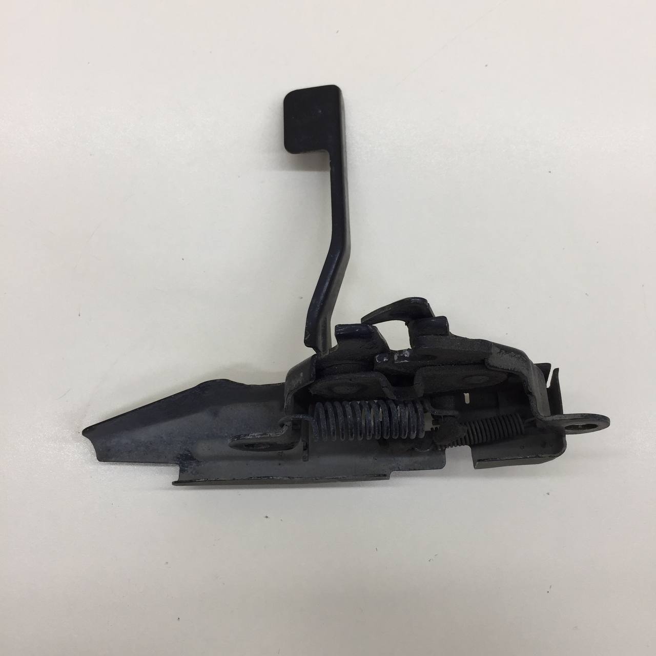Замок капота Toyota Corolla E180 2013-2019