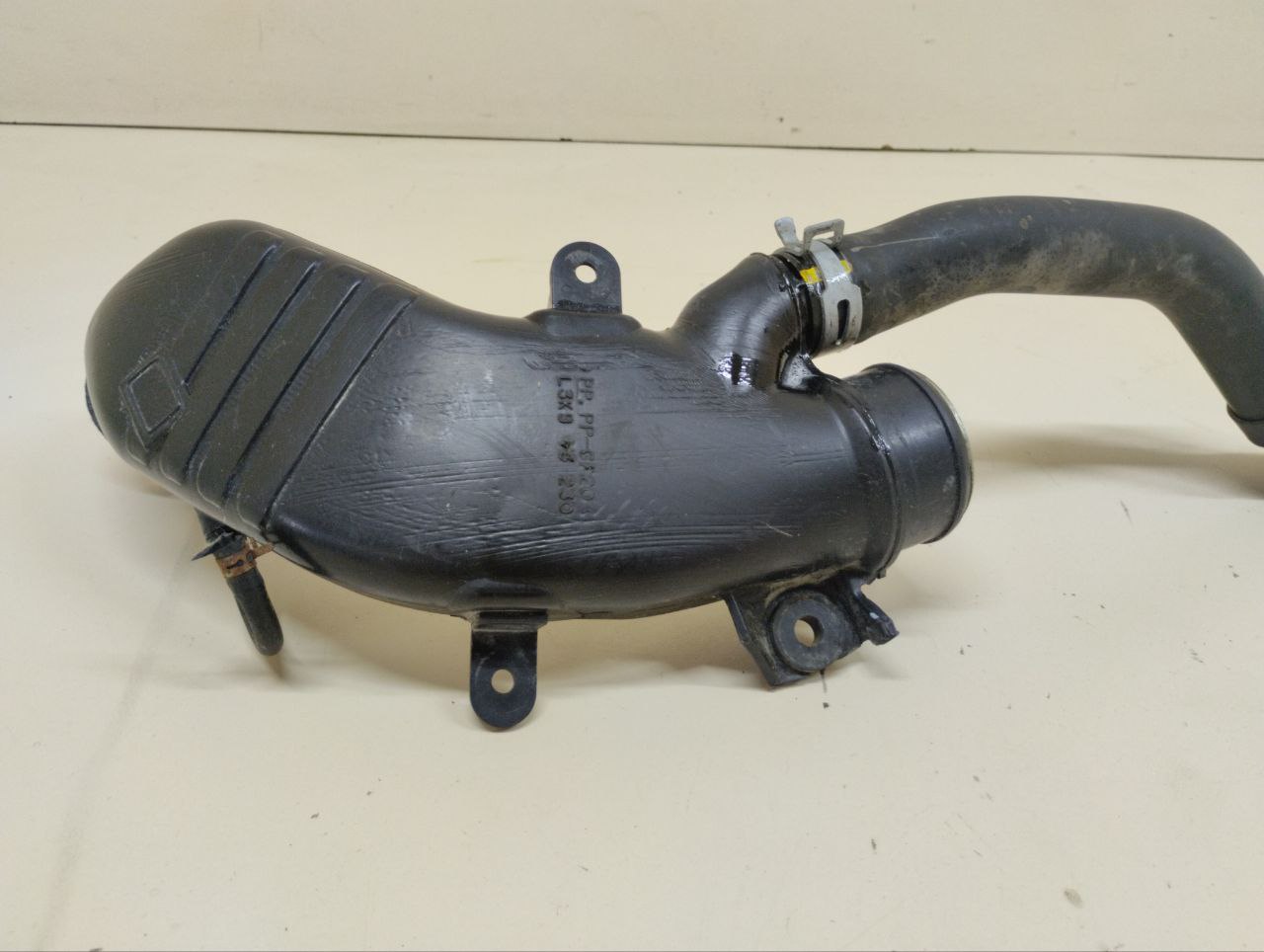 Воздуховод Mazda CX-7 (ER) 2006-2012