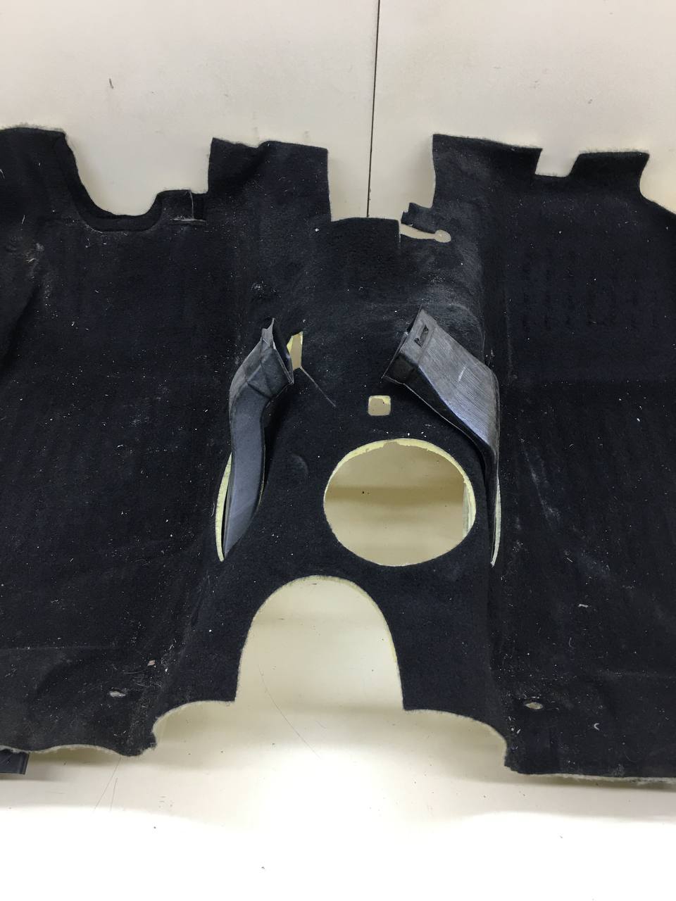 Покрытие напольное (ковролин) Lada  Niva Travel 2020>