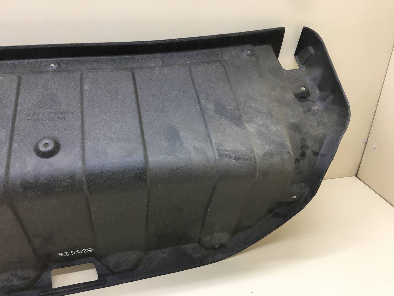 Обшивка крышки багажника Mitsubishi Lancer 9  (CS/Classic) 2000-2011