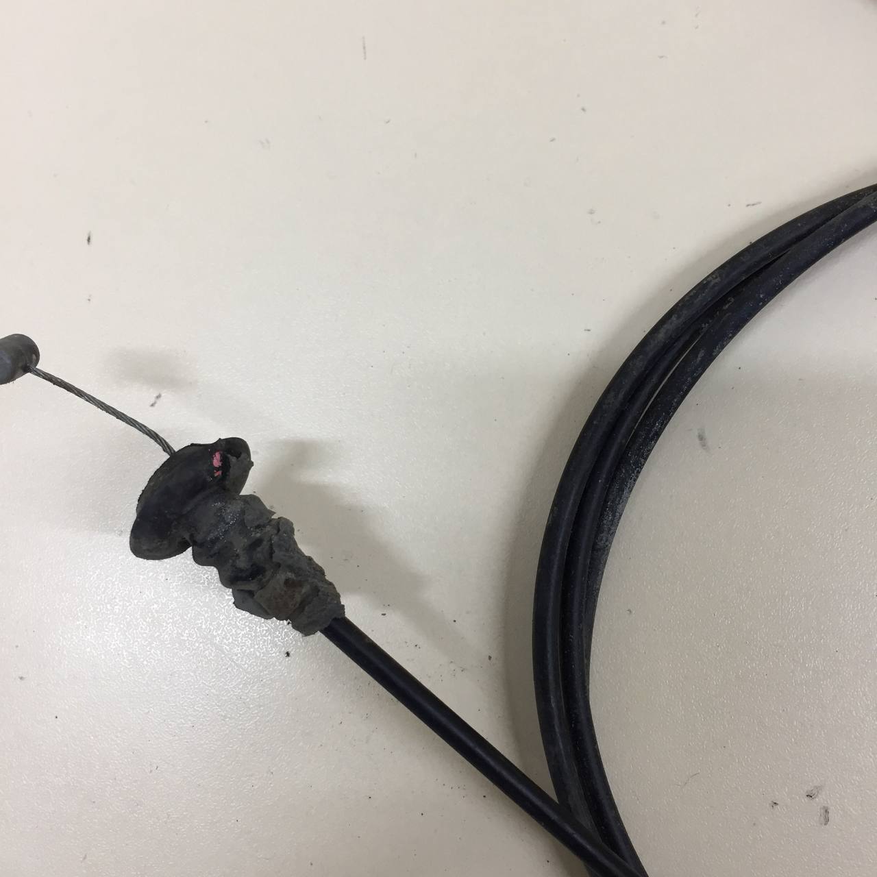 Ручка открывания капота Toyota Camry (XV50) 2011-2017 Ручка открывания капота Toyota Camry (XV50) 2011-2017