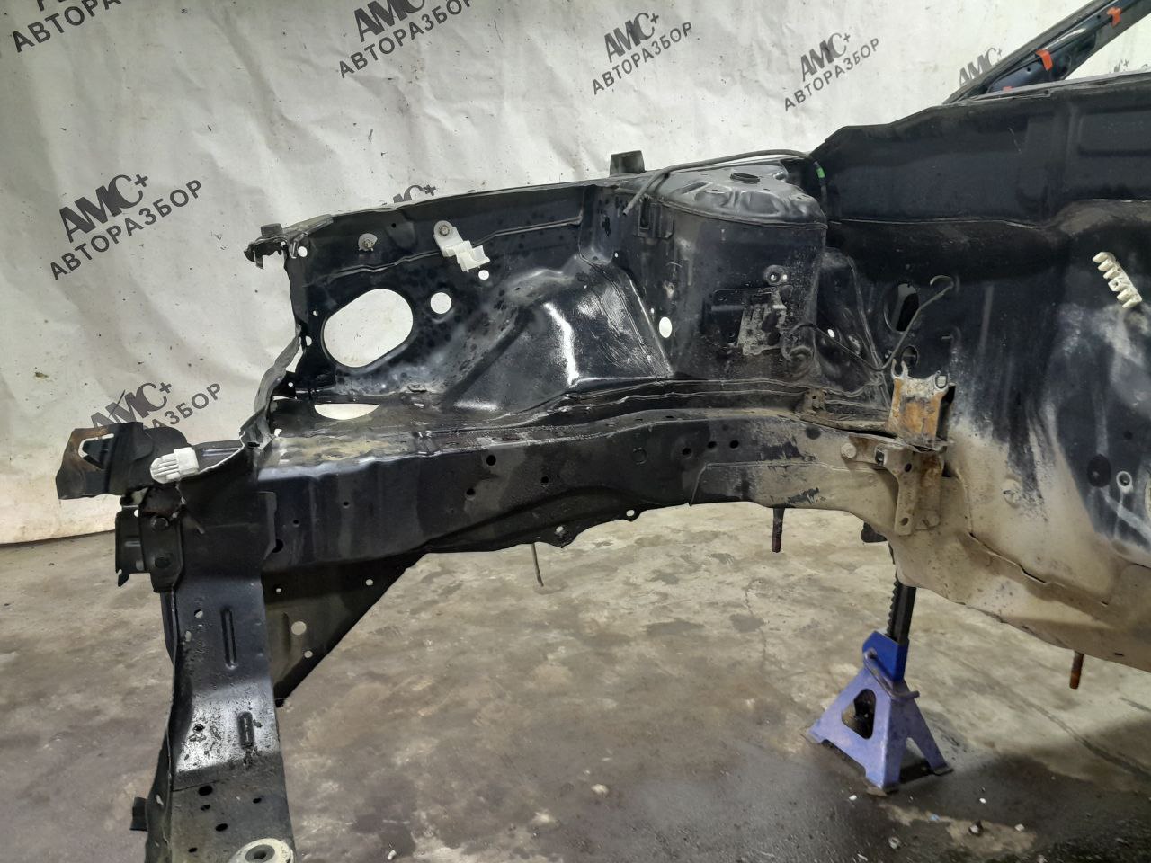 Четверть передняя правая Nissan Almera (N16) 2000-2006