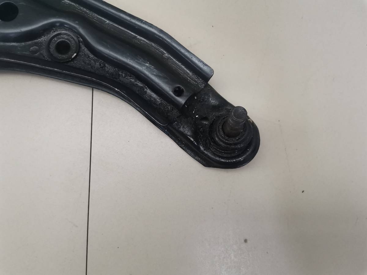Рычаг передний нижний правый Nissan Sunny (B14) 1993-1999 Рычаг передний нижний правый Nissan Sunny (B14) 1993-1999