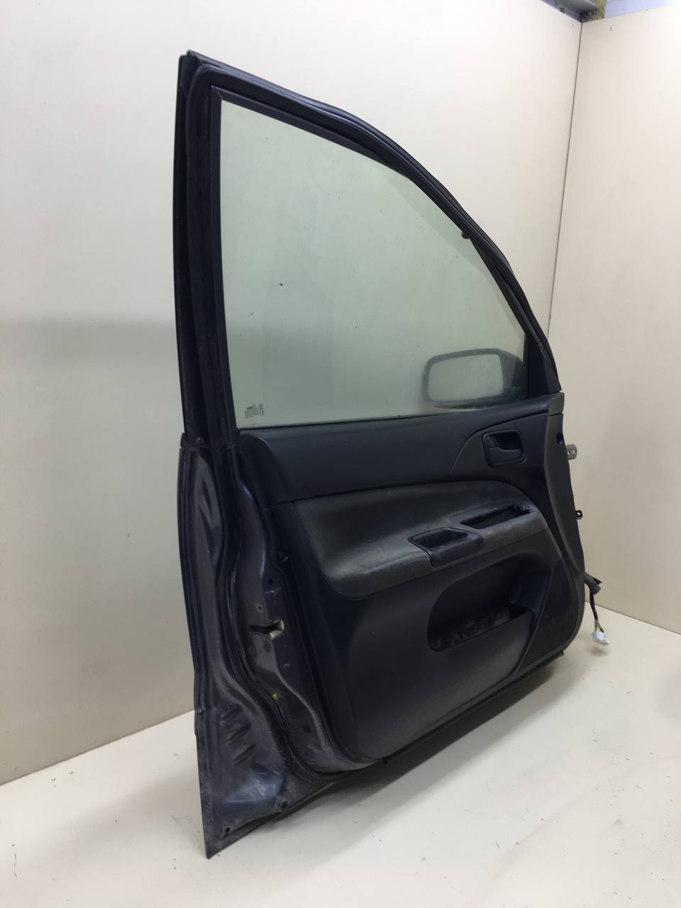Дверь передняя левая Mitsubishi Lancer 9 (CS/Classic) 2000-2011 Дверь передняя левая Mitsubishi Lancer 9 (CS/Classic) 2000-2011