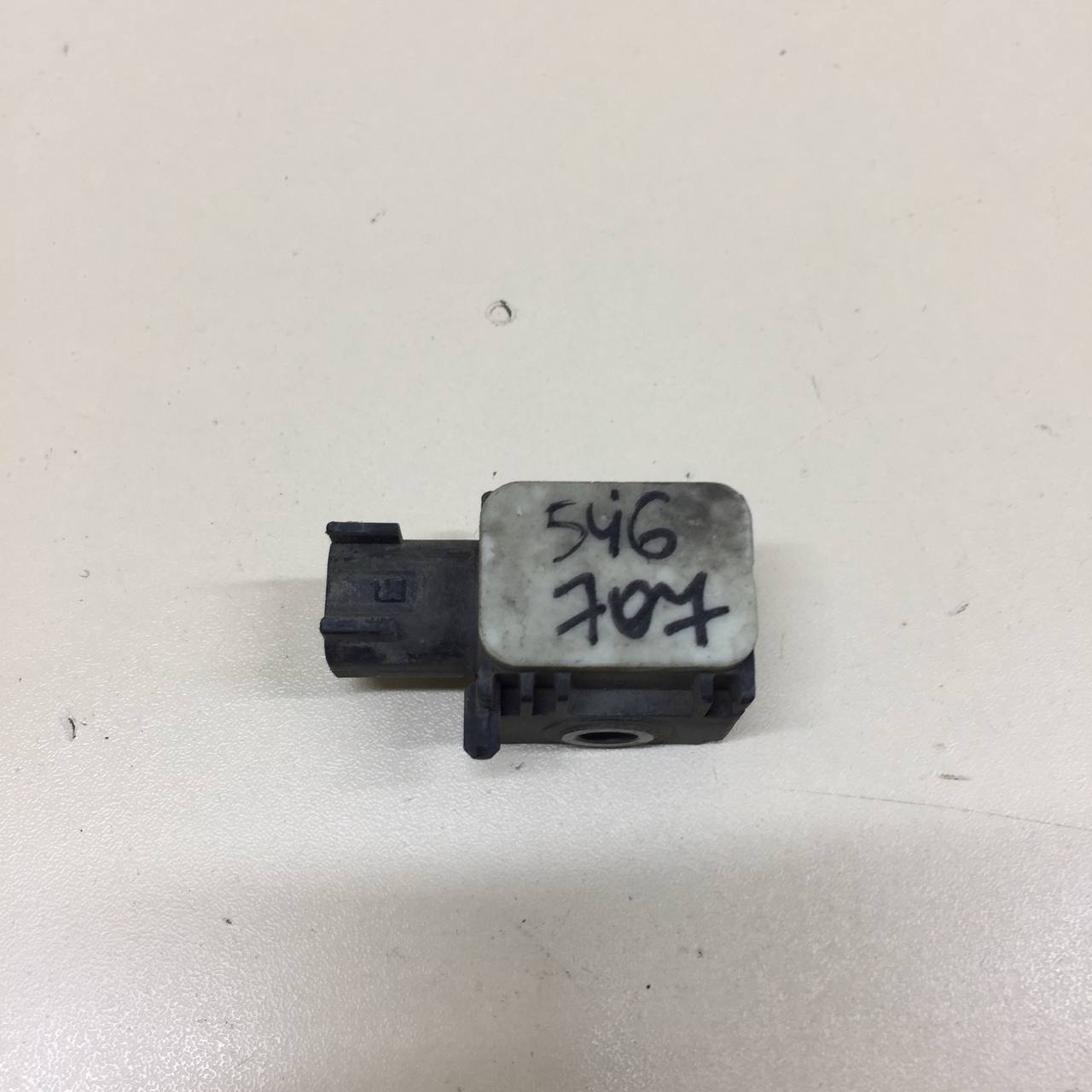 Датчик AIR BAG Hyundai Starex H1/Grand Starex 2007> Датчик AIR BAG Hyundai Starex H1/Grand Starex 2007>