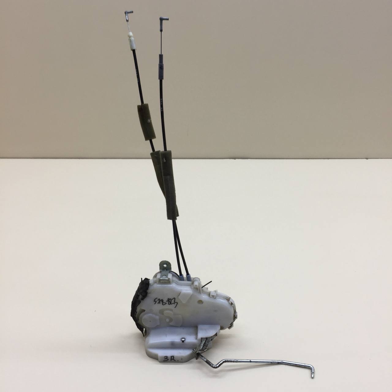 Замок двери задней правой Honda Civic 4D 2006-2012