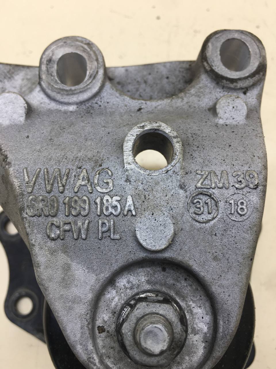 Опора двигателя правая Volkswagen Polo (MK5) 2011-2020