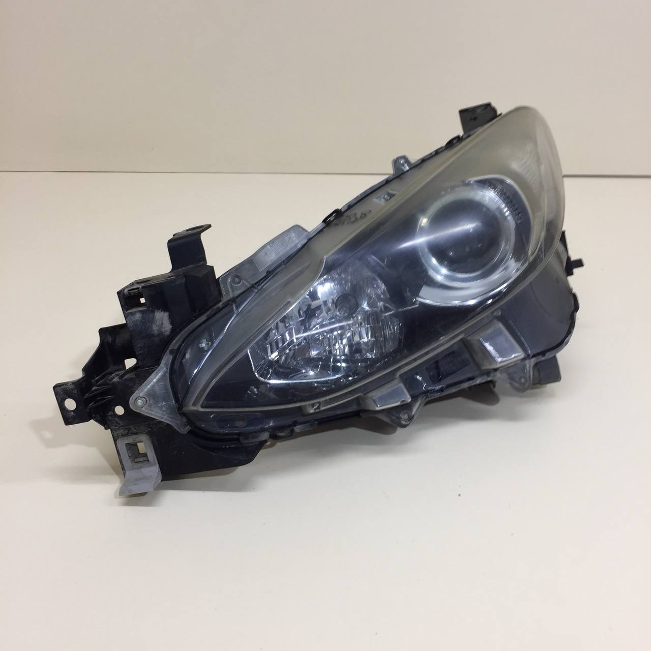 Фара левая Mazda Mazda 3 (BM) 2013-2016 Фара левая Mazda Mazda 3 (BM) 2013-2016