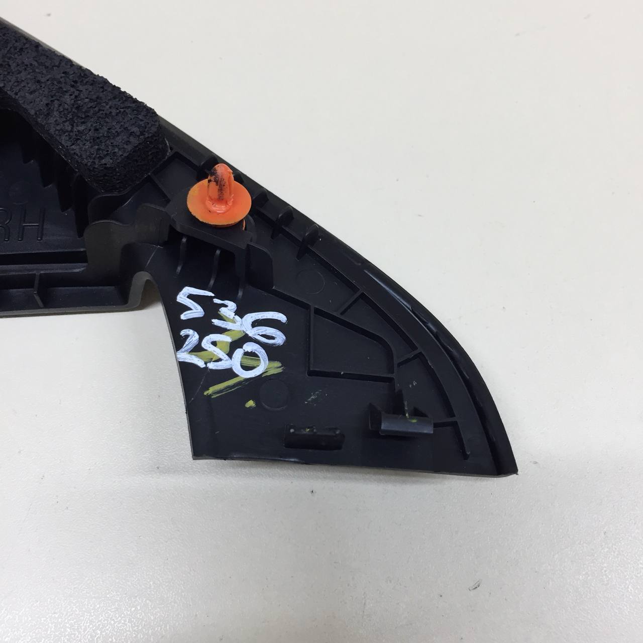 Крышка зеркала внутренняя правая Kia Xceed 2019-2023