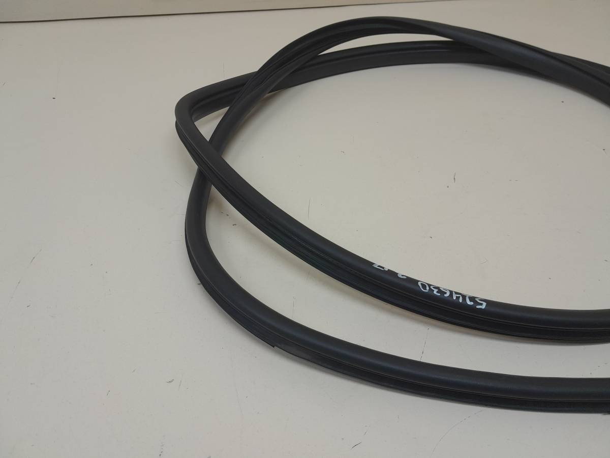 Уплотнитель проема двери задней правой Hyundai ix55 2007-2013