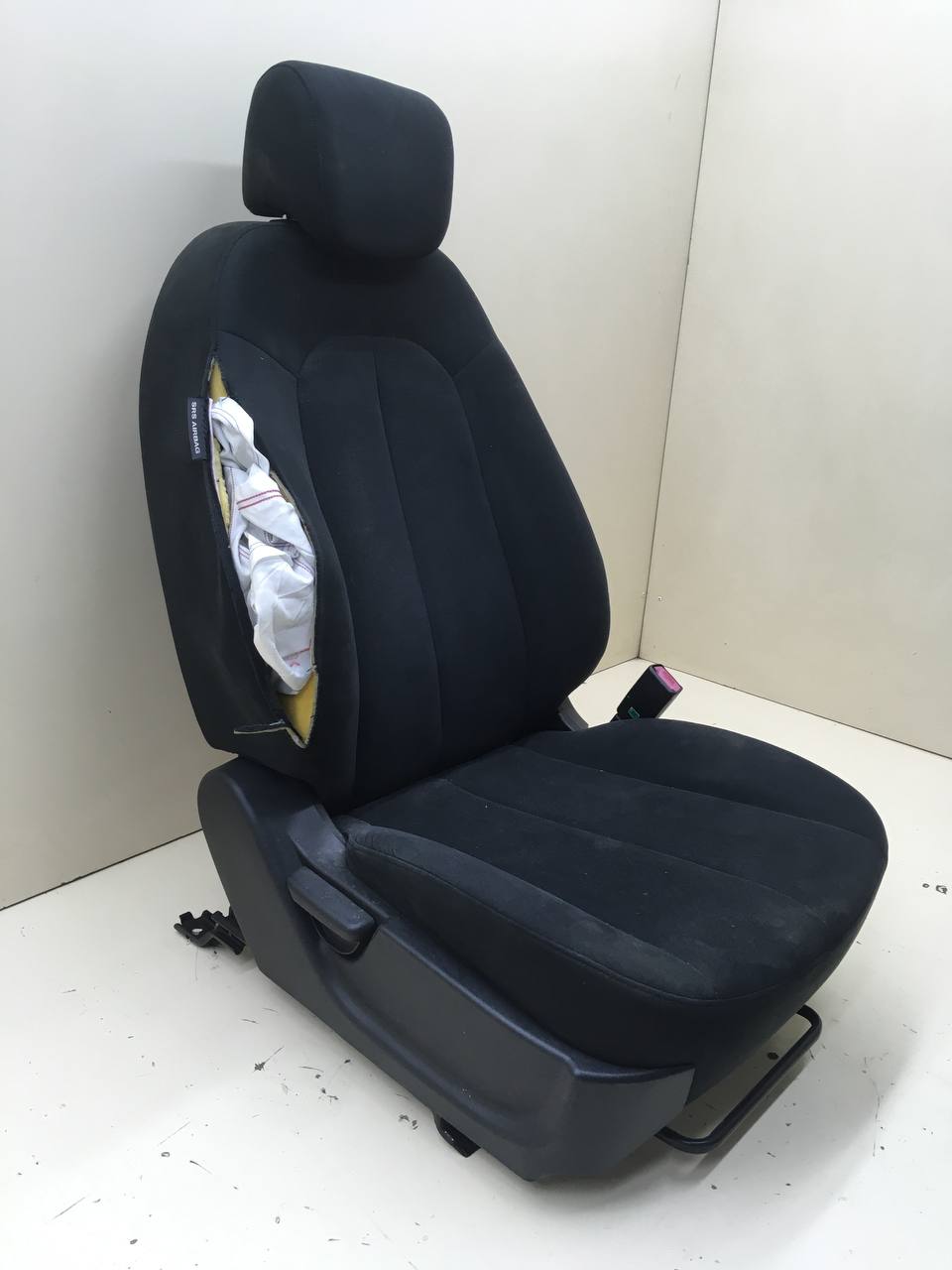 Сиденье переднее правое Hyundai Elantra (HD) 2006-2010 Сиденье переднее правое Hyundai Elantra (HD) 2006-2010