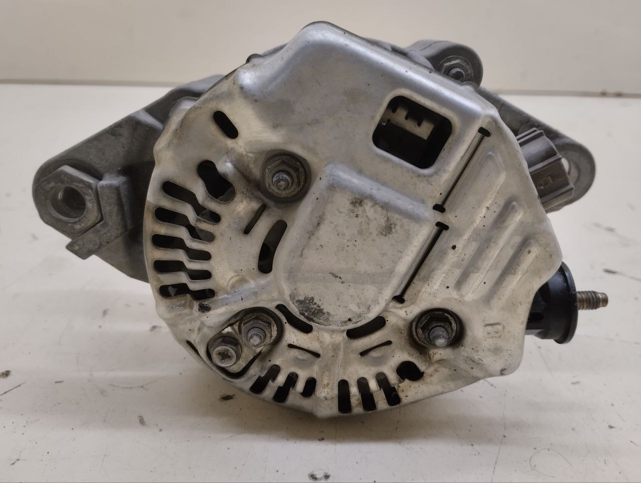 Генератор Toyota Land Cruiser Prado (J150) 2009-2022 Генератор Toyota Land Cruiser Prado (J150) 2009-2022