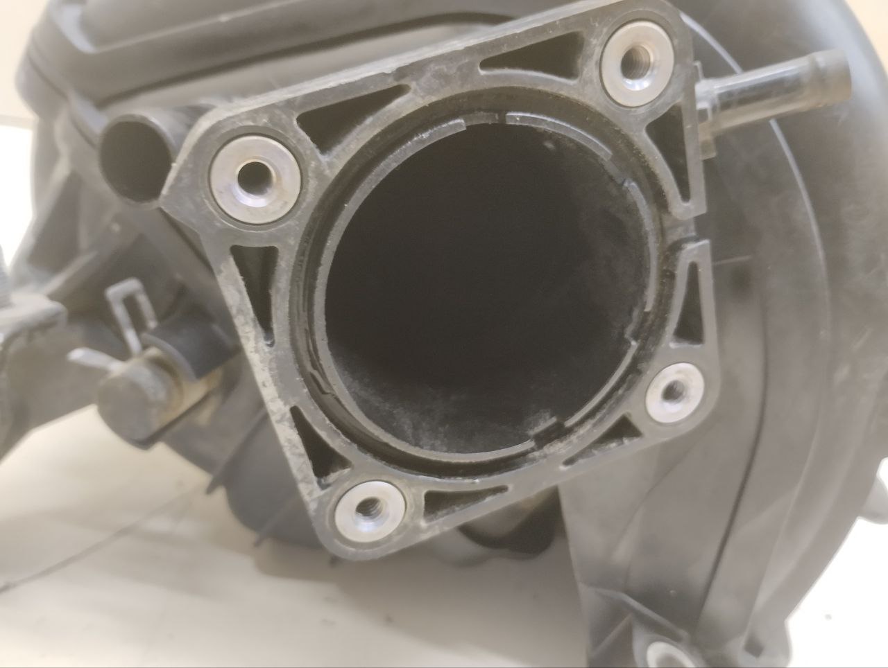 Коллектор впускной Lexus NX 200 (Z10) 2014-2021