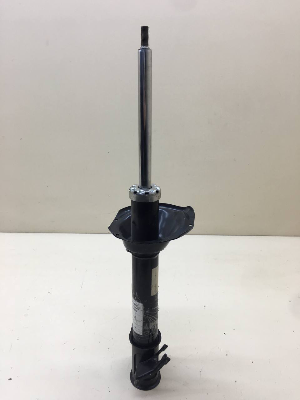 Амортизатор задний правый Subaru Forester (SG/S11) 2002-2008 Амортизатор задний правый Subaru Forester (SG/S11) 2002-2008