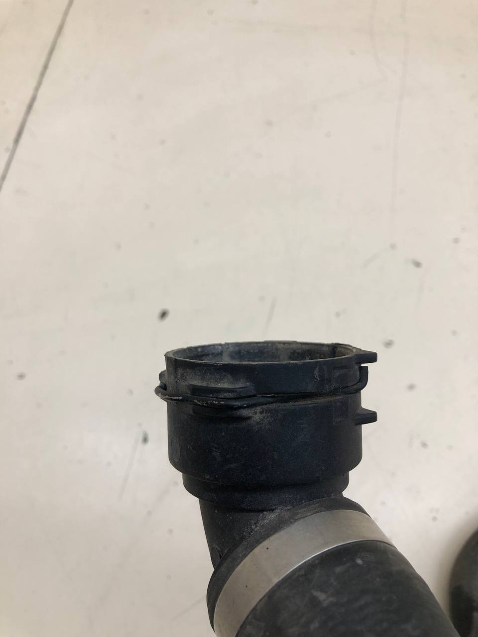 Патрубок радиатора охлаждения Mercedes-Benz C-Class (W205) 2014>