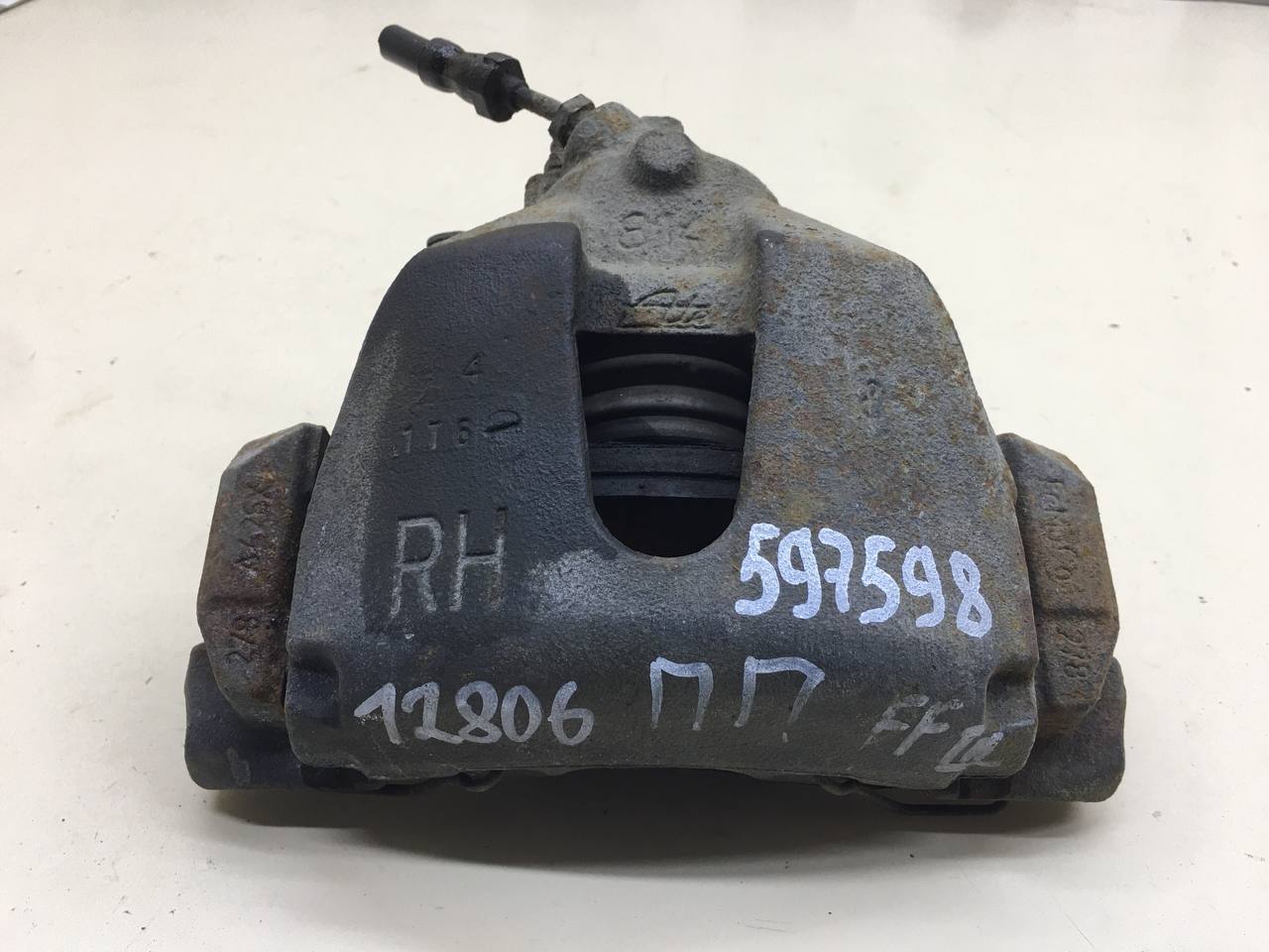 Суппорт передний правый Ford Focus 3 2011>