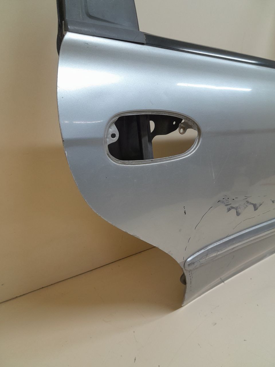 Дверь задняя правая Kia Sephia 2001-2004 Дверь задняя правая Kia Sephia 2001-2004