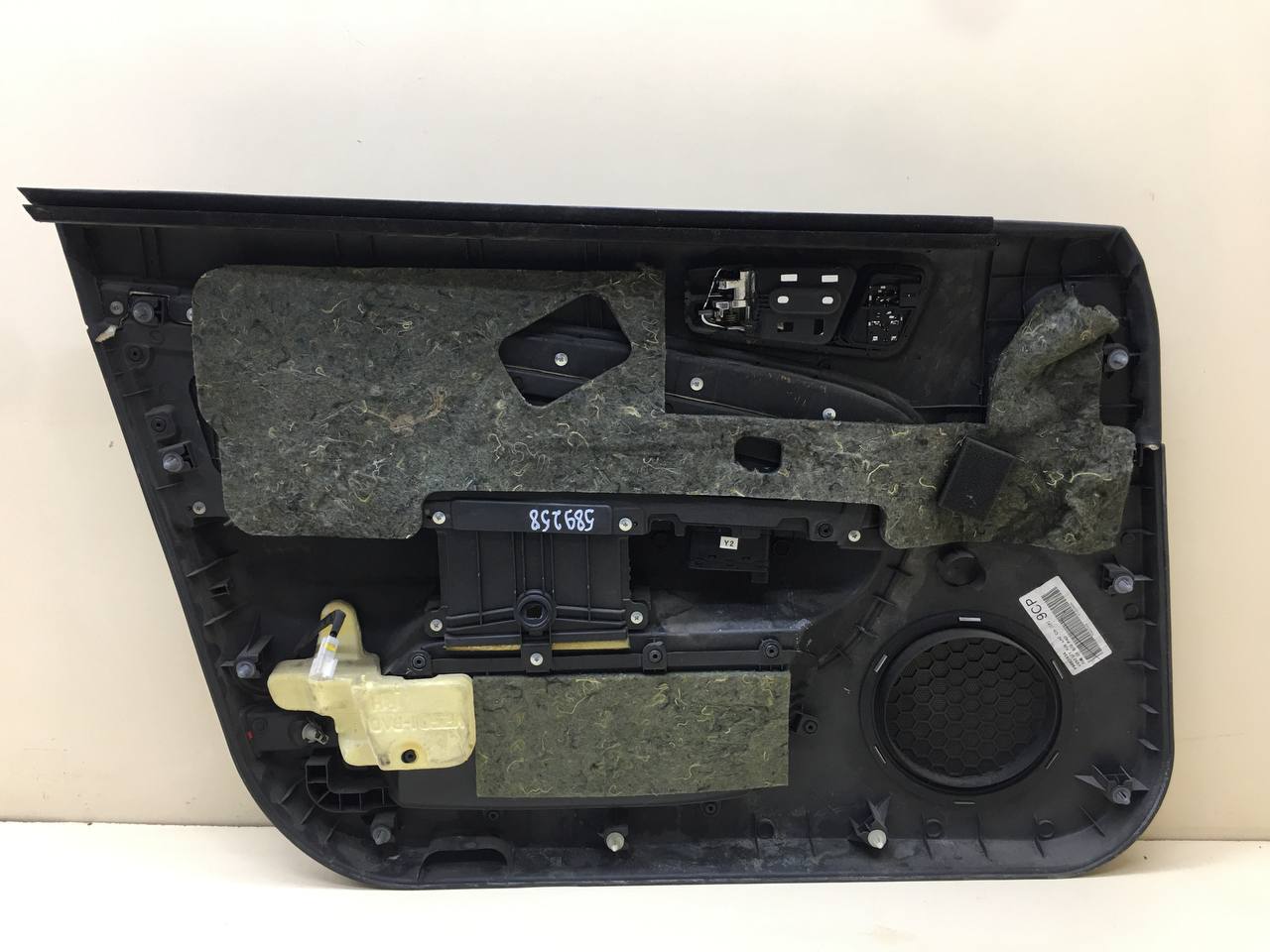 Обшивка двери передней правой Chevrolet Epica (V250) 2006-2012 Обшивка двери передней правой Chevrolet Epica (V250) 2006-2012