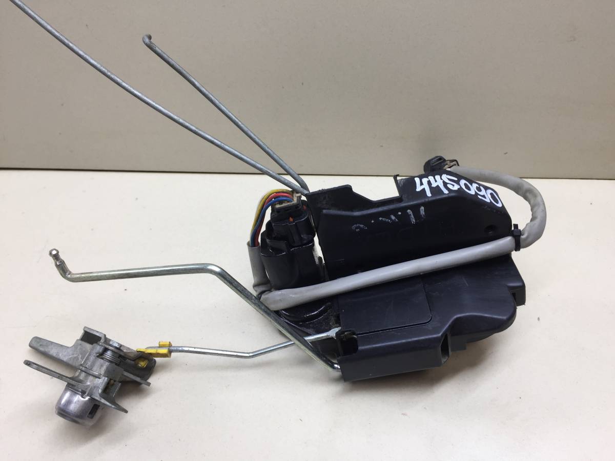Замок двери передней правой Hyundai Getz 2002-2010