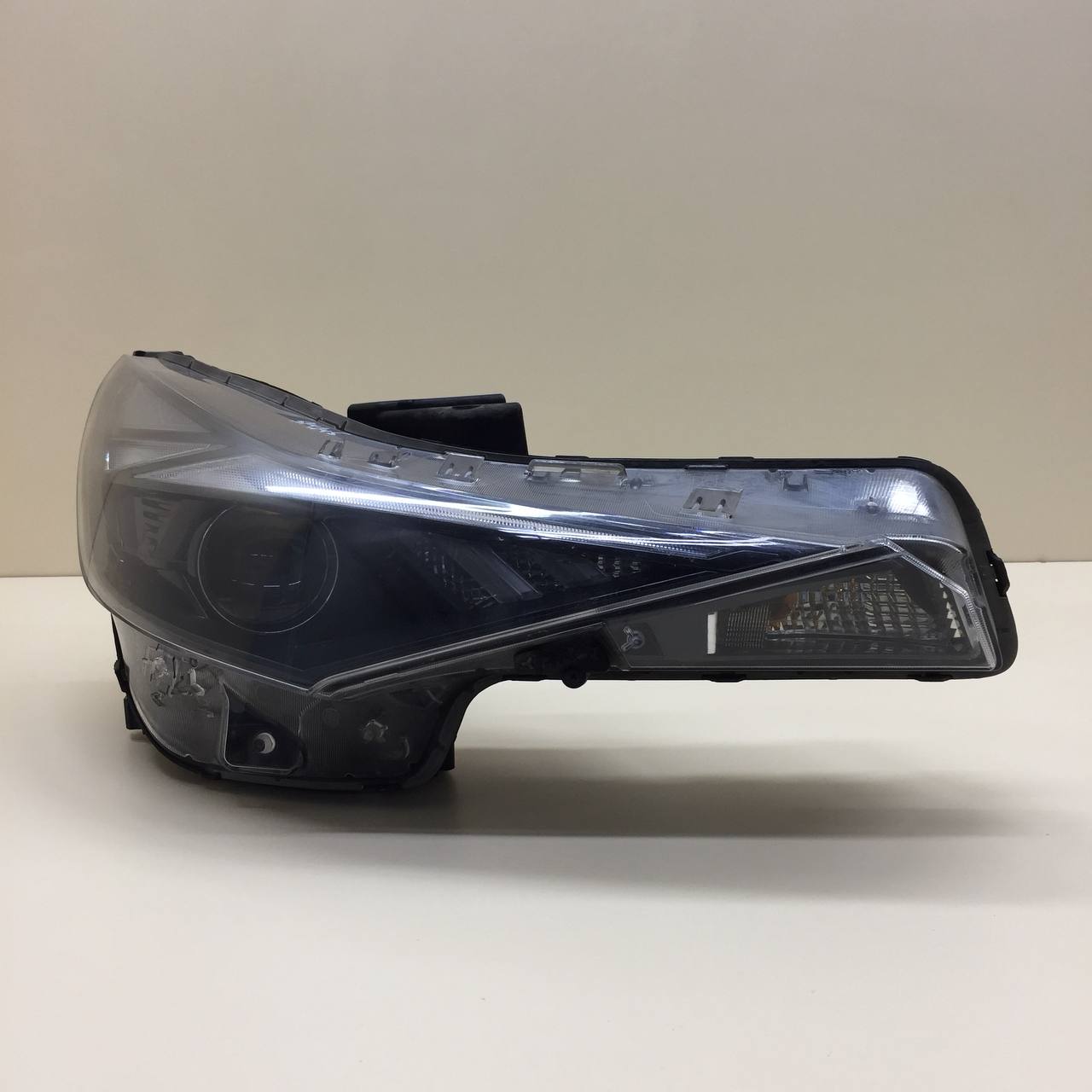 Фара правая Hyundai Elantra (CN7) 2020>