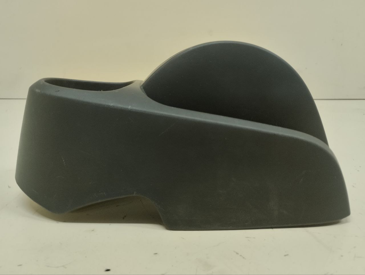 Консоль центральная Peugeot 107 2006-2014 Консоль центральная Peugeot 107 2006-2014