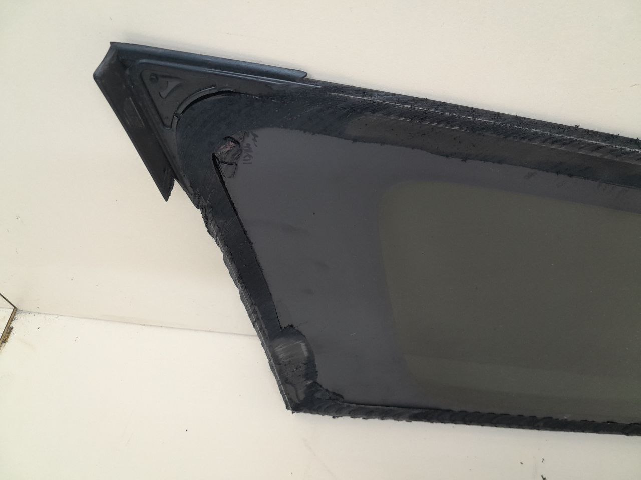 Стекло кузовное глухое правое Mitsubishi Outlander (GF) 2012>