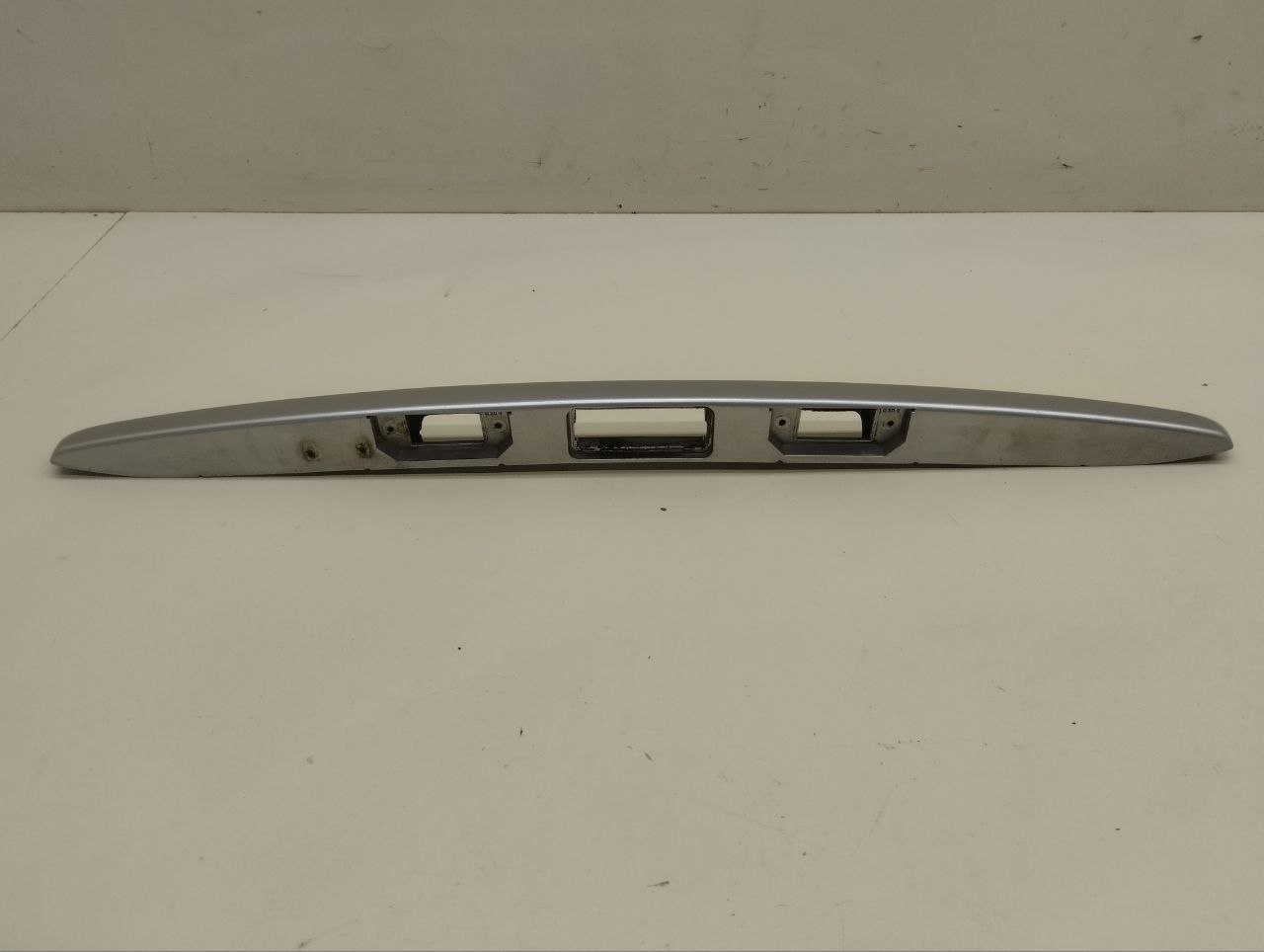 Накладка крышки багажника Ford Focus 2 (DA) 2005-2008 Накладка крышки багажника Ford Focus 2 (DA) 2005-2008