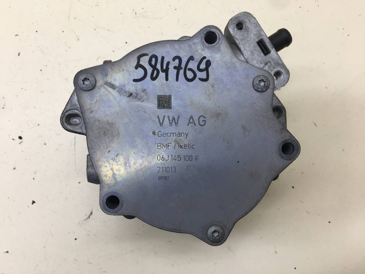Насос вакуумный Volkswagen Passat B7 2011-2015 Насос вакуумный Volkswagen Passat B7 2011-2015