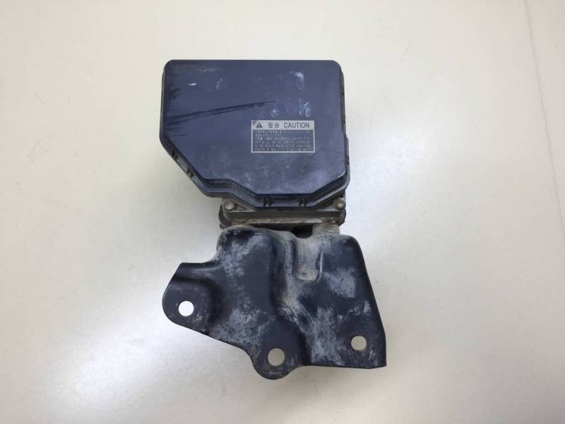 Блок ABS (насос) Toyota Rav 4 (A30) 2006-2013